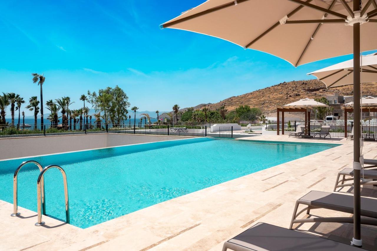 Radisson Collection Hotel, Bodrum Akyarlar Εξωτερικό φωτογραφία The pool at the hotel