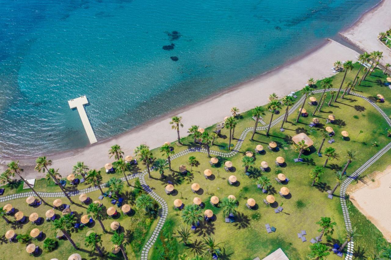 Radisson Collection Hotel, Bodrum Akyarlar Εξωτερικό φωτογραφία Aerial view of the beach at the resort