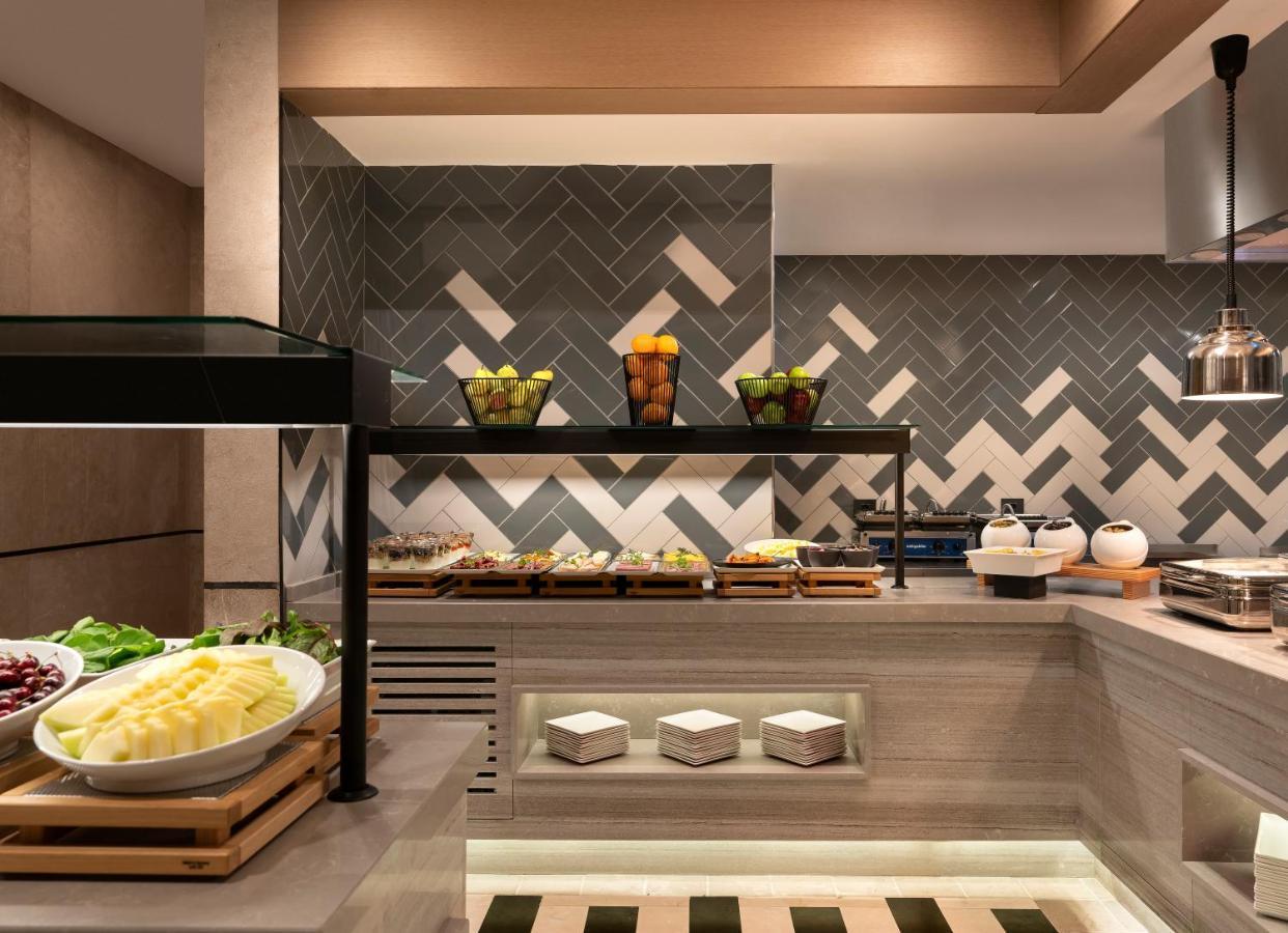 Radisson Collection Hotel, Bodrum Akyarlar Εξωτερικό φωτογραφία The buffet at the hotel